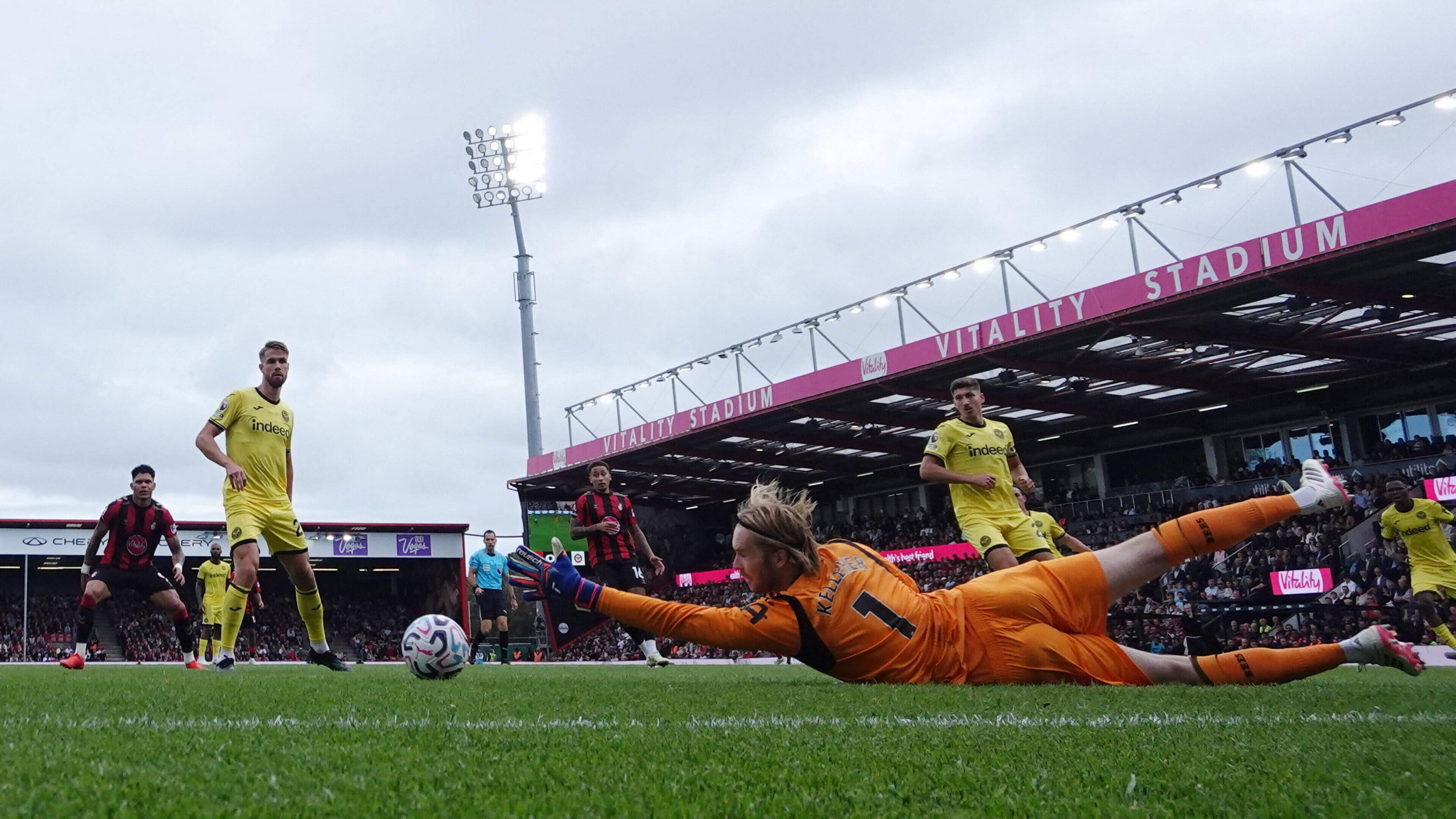 Caoimhin Kelleher in fine form as Keith Andrews’ Brentford secure a point at Bournemouth